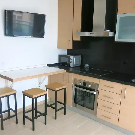 One Bedroom With Wifi At דירה
